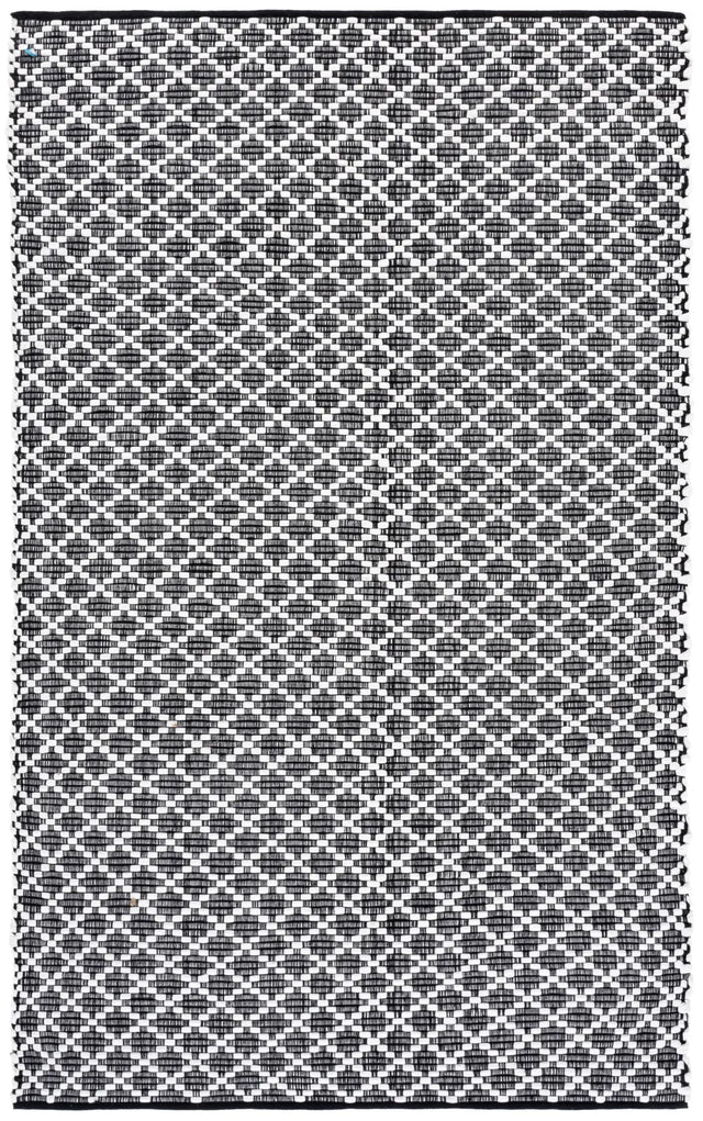 Safavieh Montauk 5'-0" x 8'-0" Rug in Black / Ivory