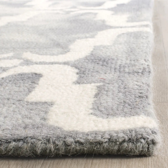 Safavieh Dip Dye 2'-3" x 8'-0" Rug in Grey / Ivory