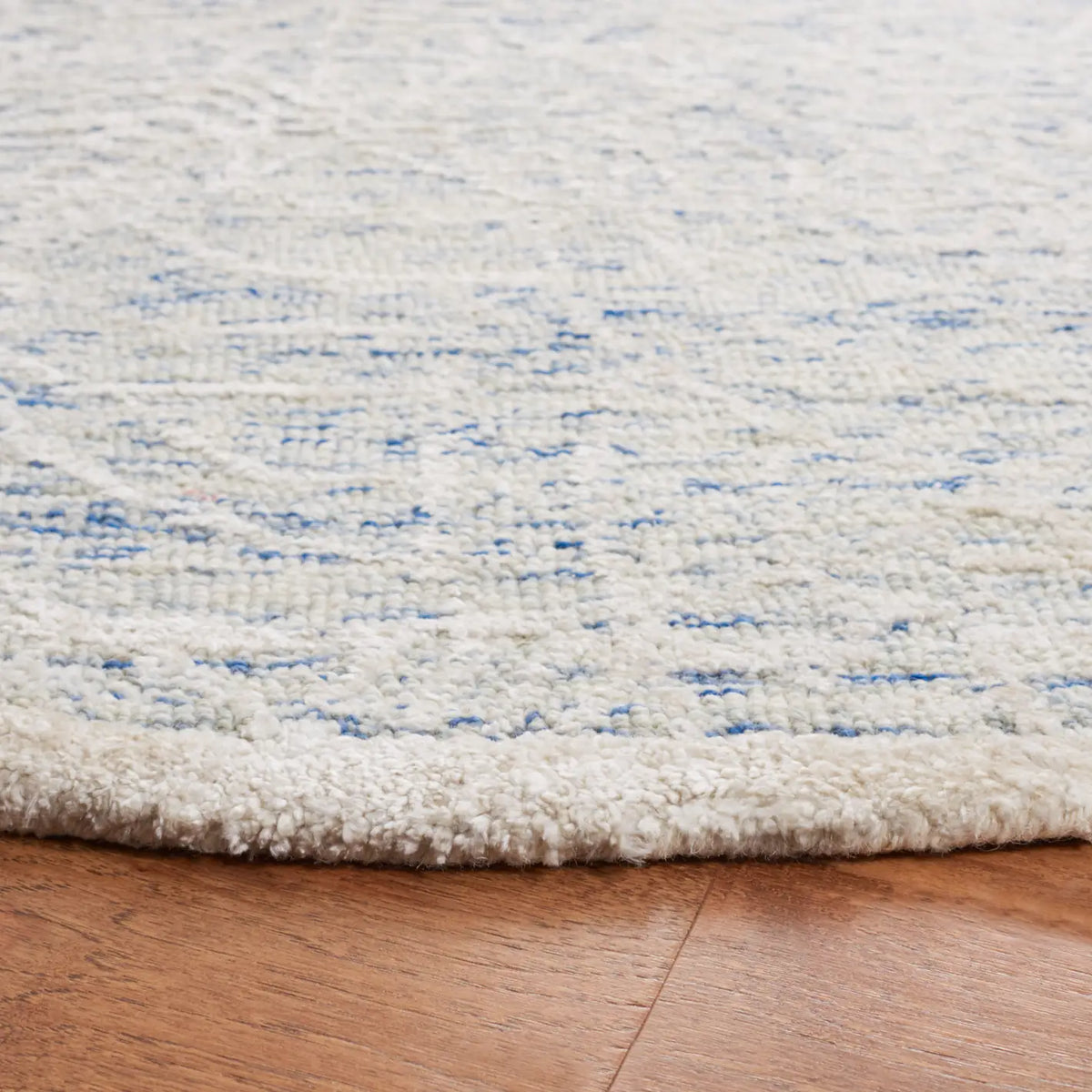 Safavieh Precious 6'-0" x 6'-0" Rug in Blue / Ivory