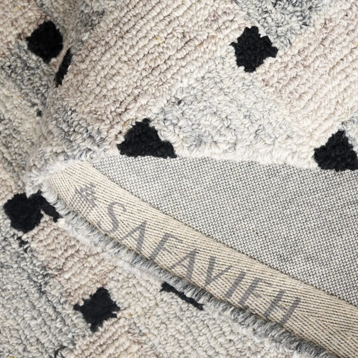 Safavieh Genre 4'-0" x 6'-0" Rug in Grey / Brown