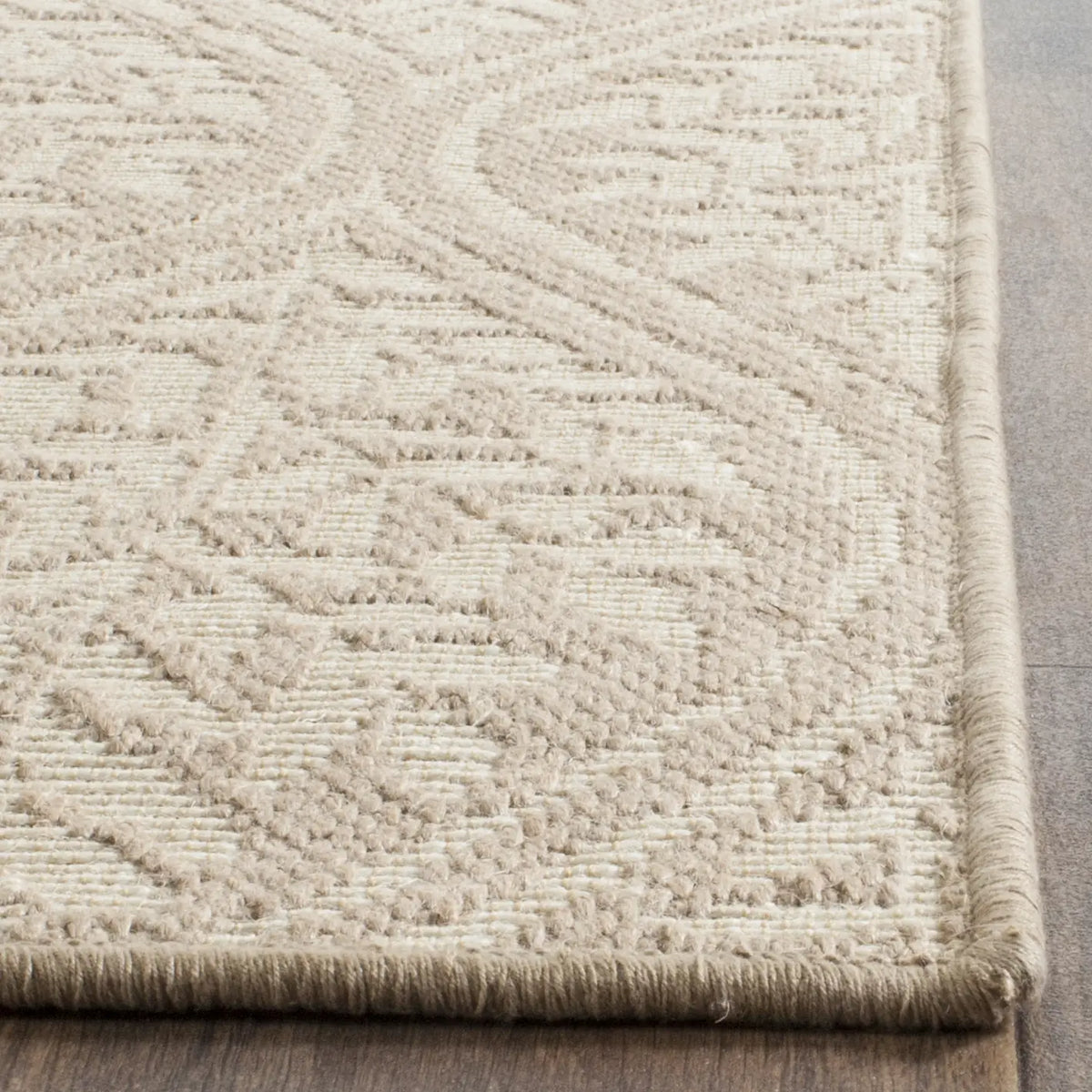 Safavieh Palm Beach 2'-0" x 8'-0" Rug in Sand / Natural