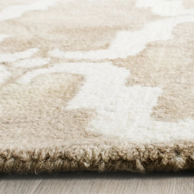 Safavieh Dip Dye 2'-3" x 8'-0" Rug in Beige / Ivory