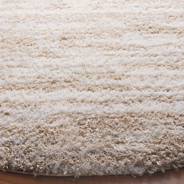 Safavieh Lindsay Shag 6'-7" x 6'-7" Rug in Beige / Ivory