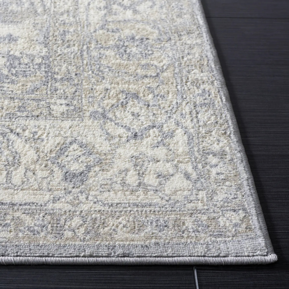 Safavieh Brentwood 4'-0" x 6'-0" Rug in Grey / Beige