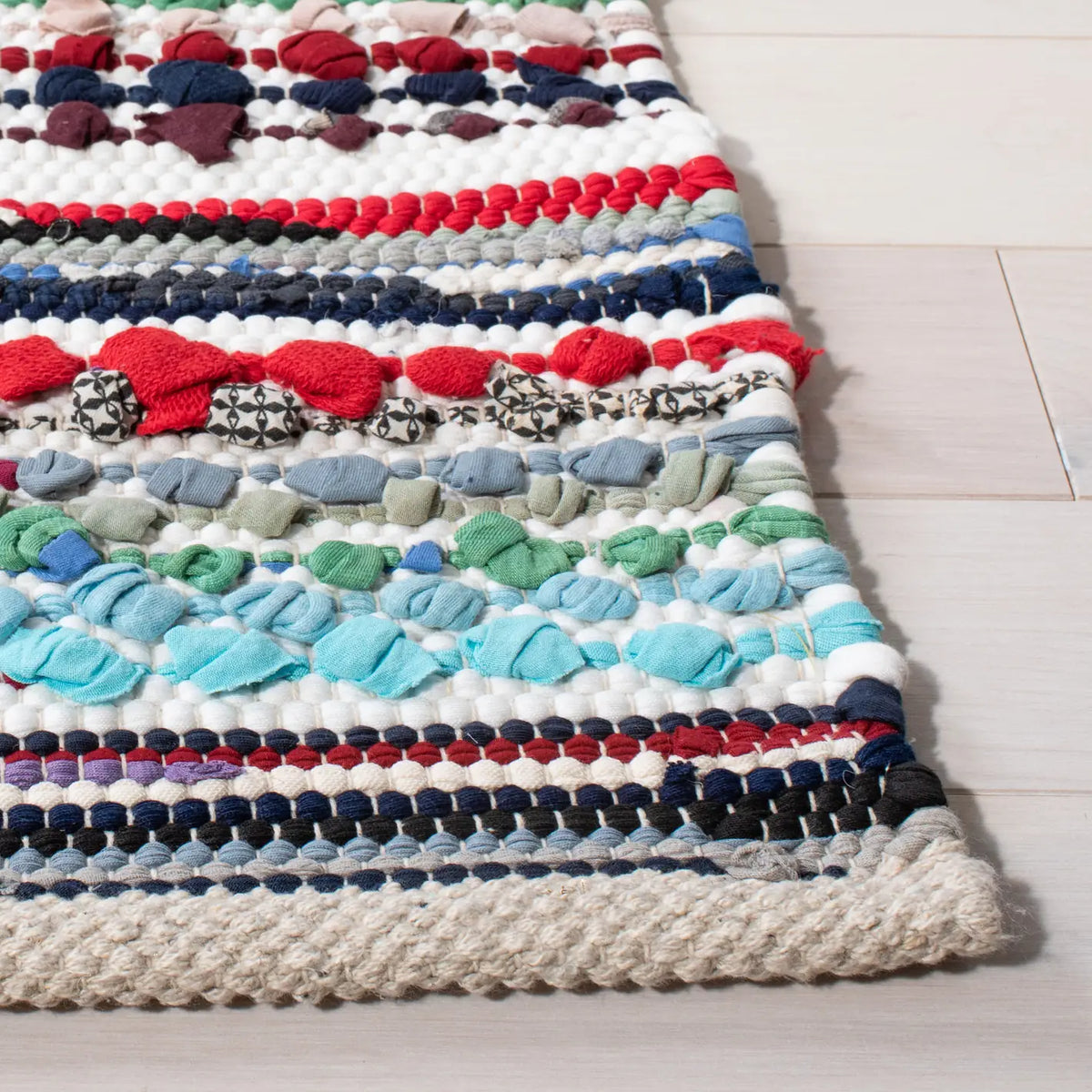 Safavieh Montauk 3'-0" x 5'-0" Rug in Ivory / Blue