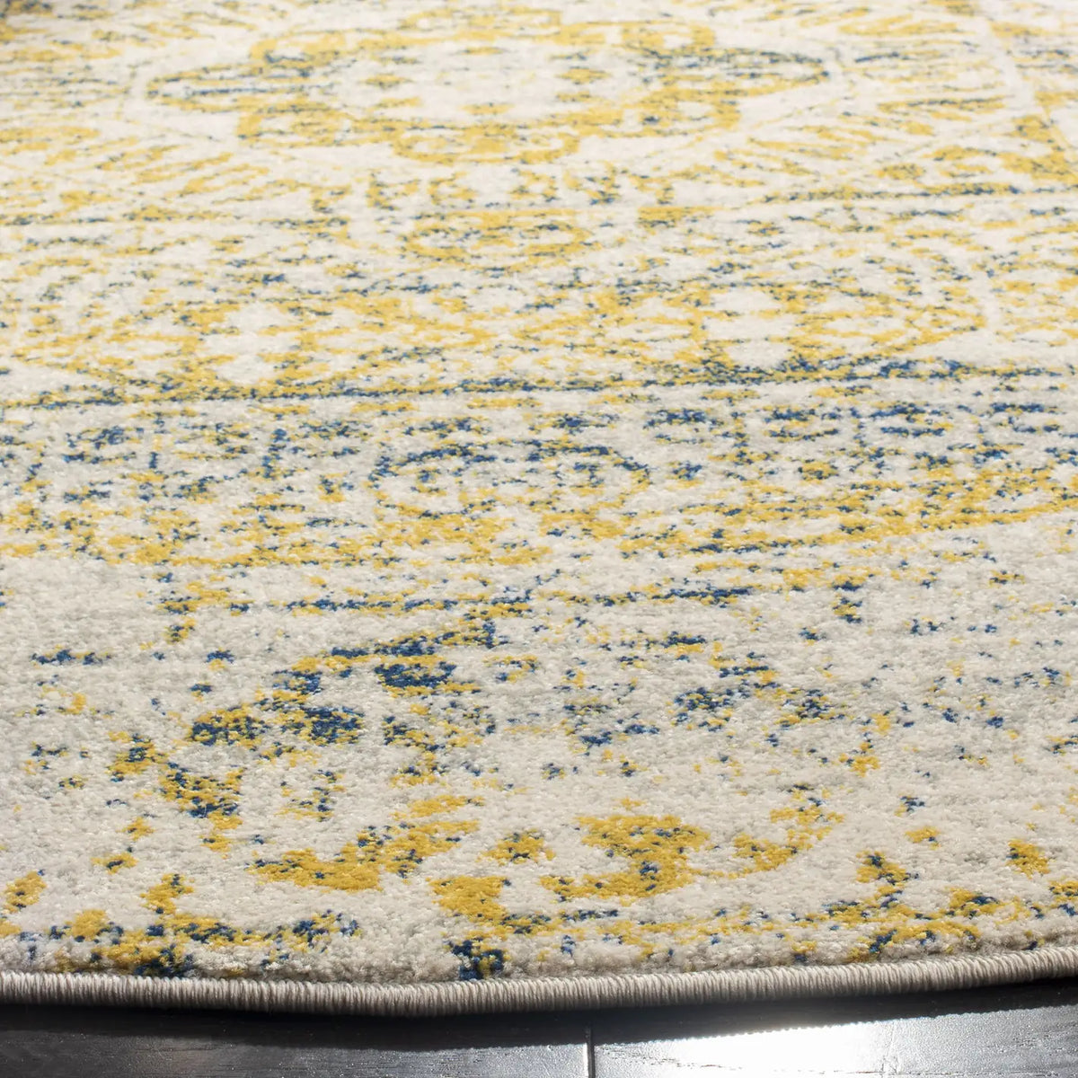 Safavieh Evoke 6'-7" x 6'-7" Rug in Ivory / Blue