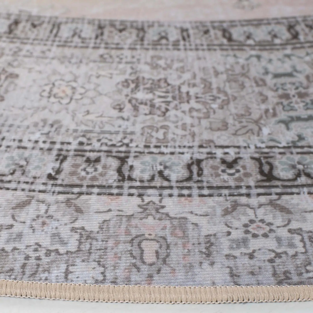 Safavieh Tucson 6'-0" x 6'-0" Rug in Beige / Light Green