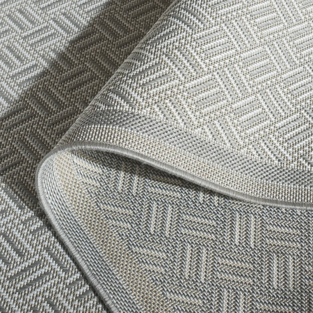 Safavieh Terrace 800 4'-0" x 6'-0" Rug in Grey / Ivory