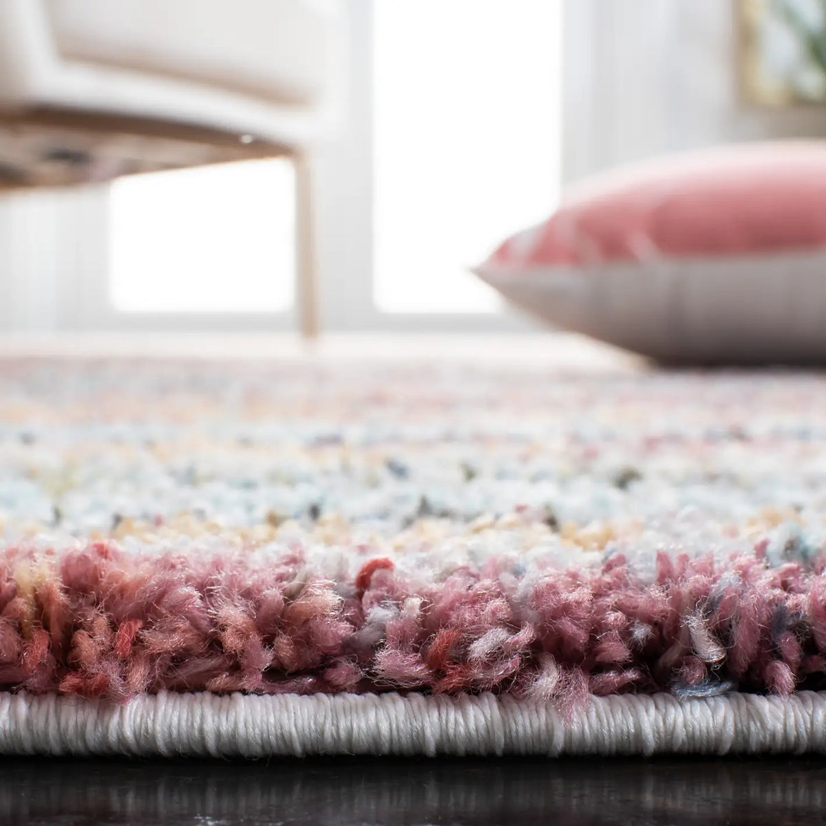 Safavieh Calista 4'-5" x 6'-5" Rug in Rust / Gold