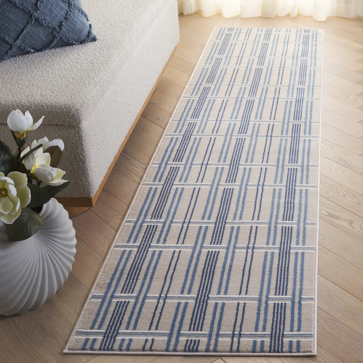Safavieh Groove 2'-3" x 8'-0" Rug in Beige / Blue