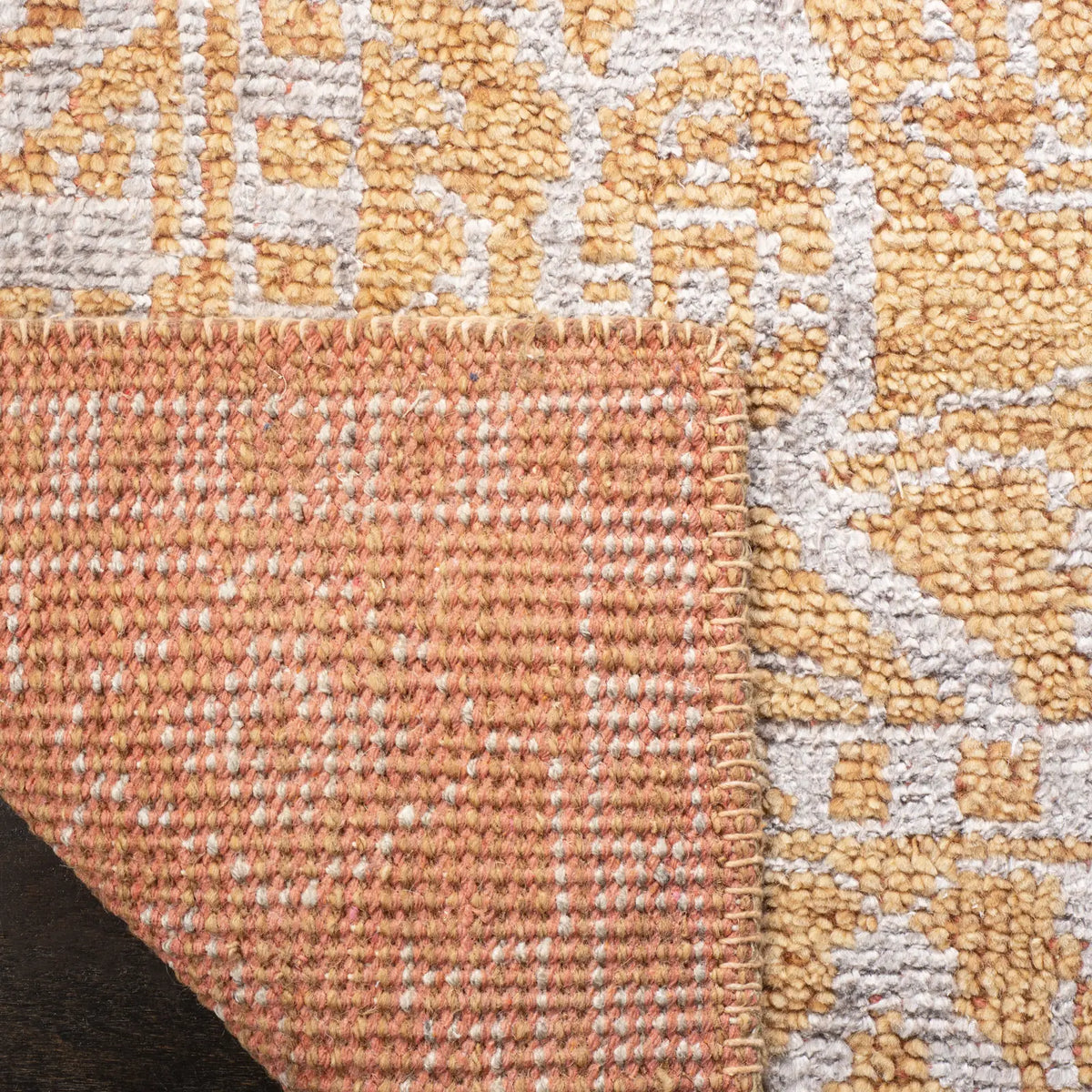 Safavieh Stone Wash 4'-0" x 6'-0" Rug in Brown / Silver