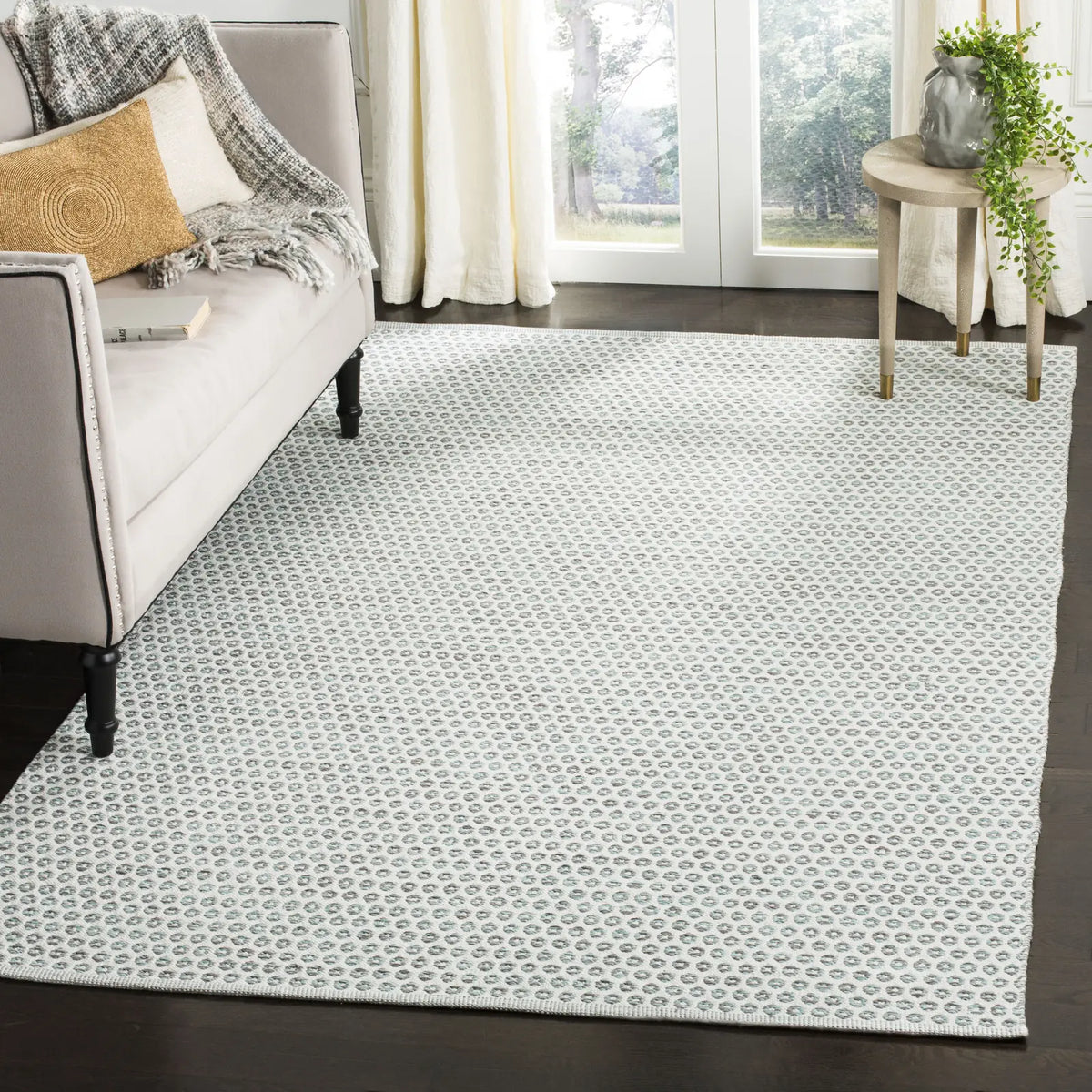 Safavieh Montauk 5'-0" x 8'-0" Rug in Slate / Ivory