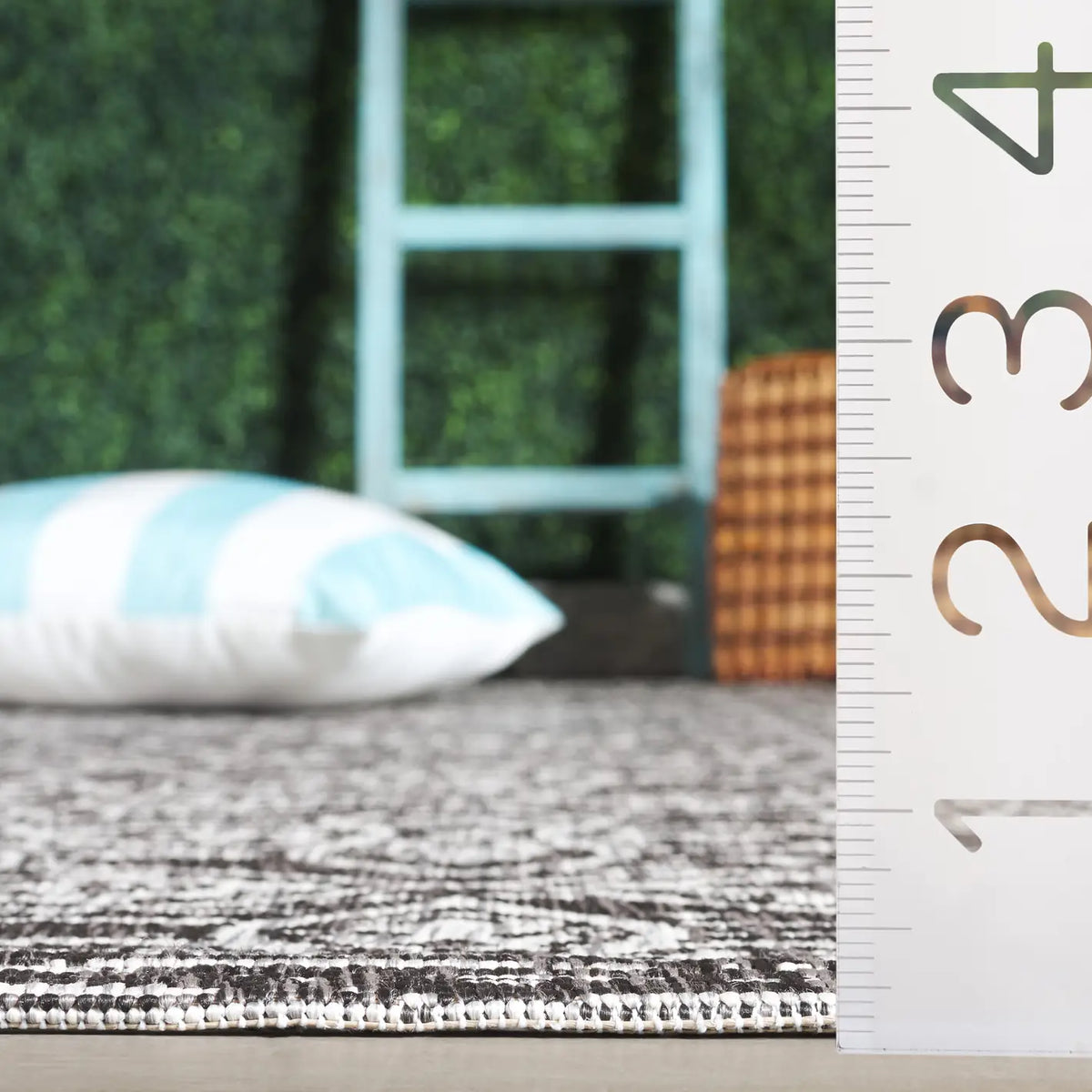 Safavieh Courtyard 5'-3" x 7'-7" Rug in Black / Light Grey