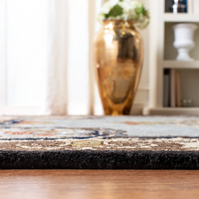 Safavieh Bergama 4'-0" x 6'-0" Rug in Light Blue / Ivory