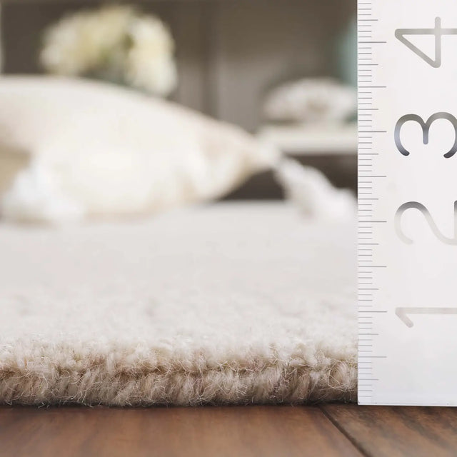 Safavieh Pine 4'-0" x 6'-0" Rug in Pink / Ivory