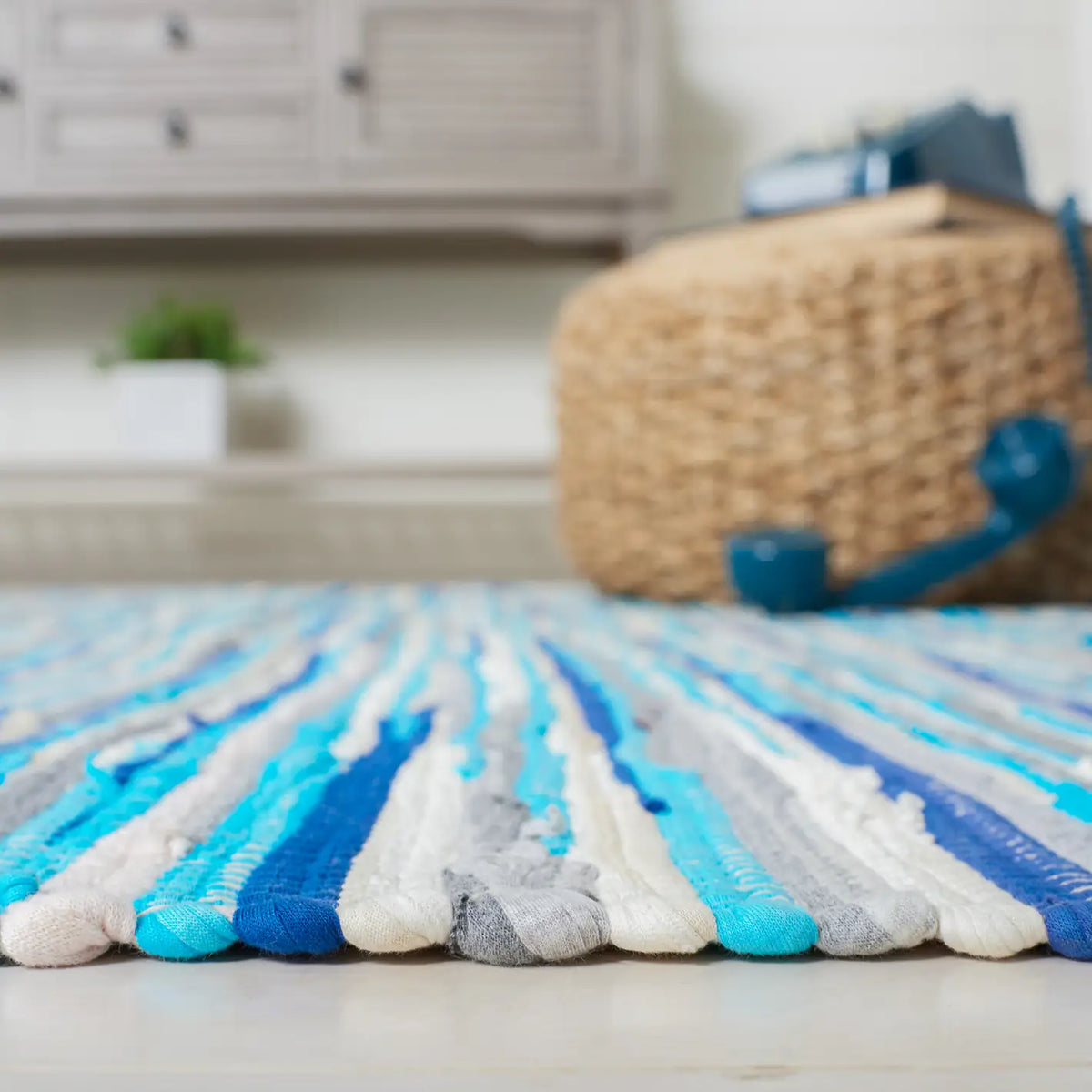 Safavieh Rag Rug 4'-0" x 6'-0" Rug in Turquoise / Multi