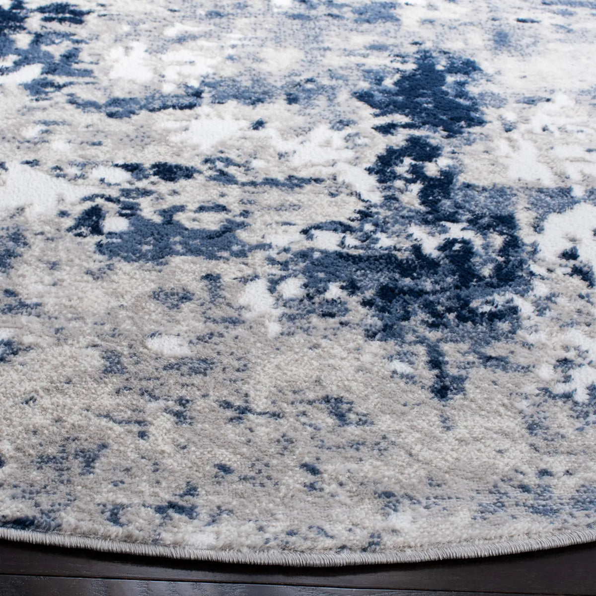 Safavieh Skyler 6'-7" x 6'-7" Rug in Grey / Navy