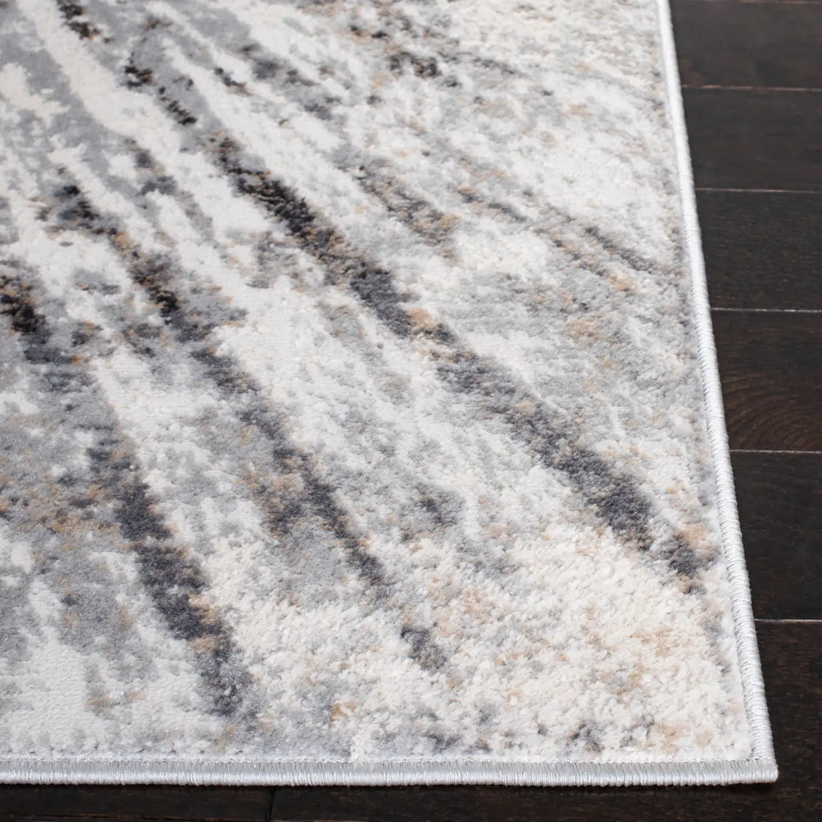 Safavieh Amelia 4'-5" x 6'-5" Rug in Grey / Gold