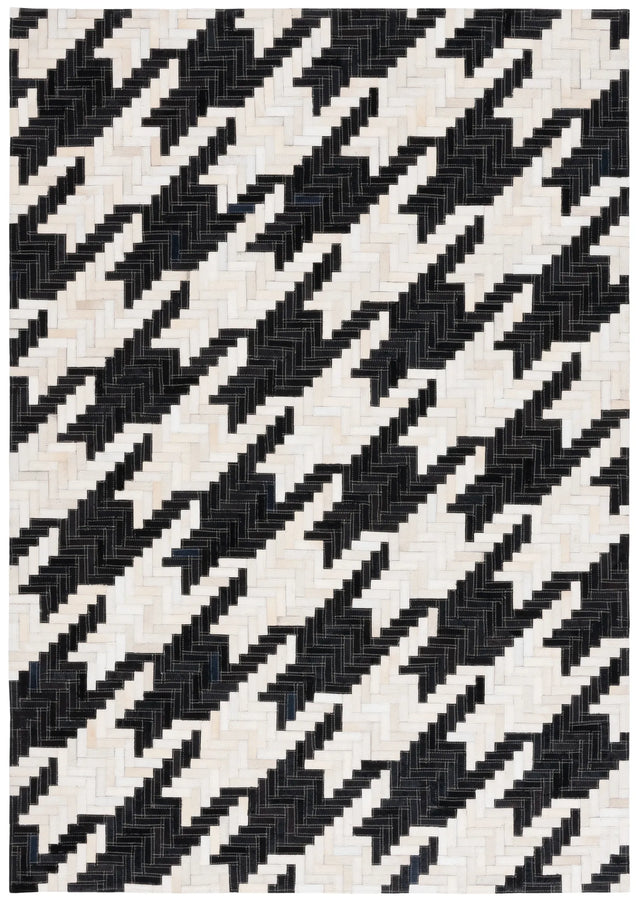 Safavieh Studio Leather 4'-0" x 6'-0" Rug in Ivory / Black