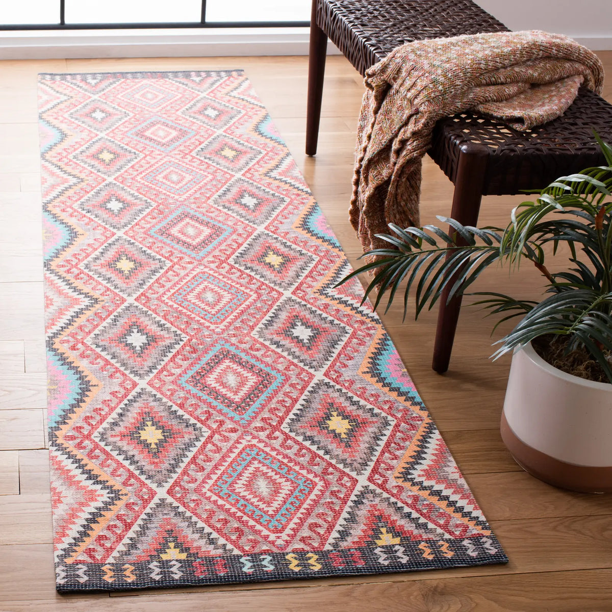 Safavieh Marbella 2'-3" x 8'-0" Rug in Red / Gold