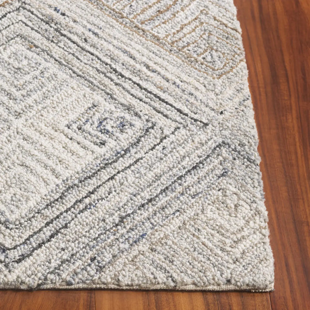 Safavieh Micro-Loop 4'-0" x 6'-0" Rug in Natural / Grey