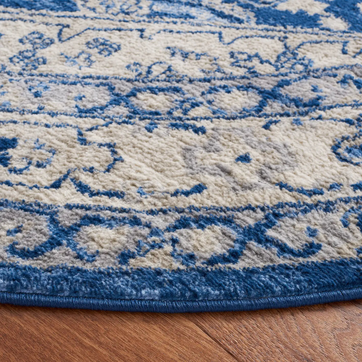 Safavieh Brentwood 6'-7" x 6'-7" Rug in Navy / Grey