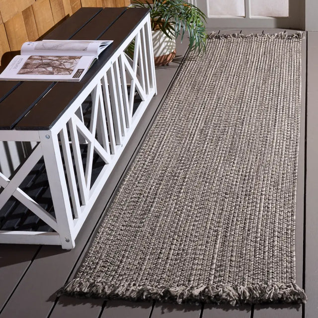 Safavieh Braided 300 2'-3" x 8'-0" Rug in Grey / Ivory