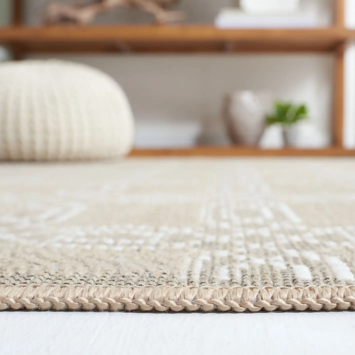 Safavieh Aspect 4'-0" x 6'-0" Rug in Natural / Ivory