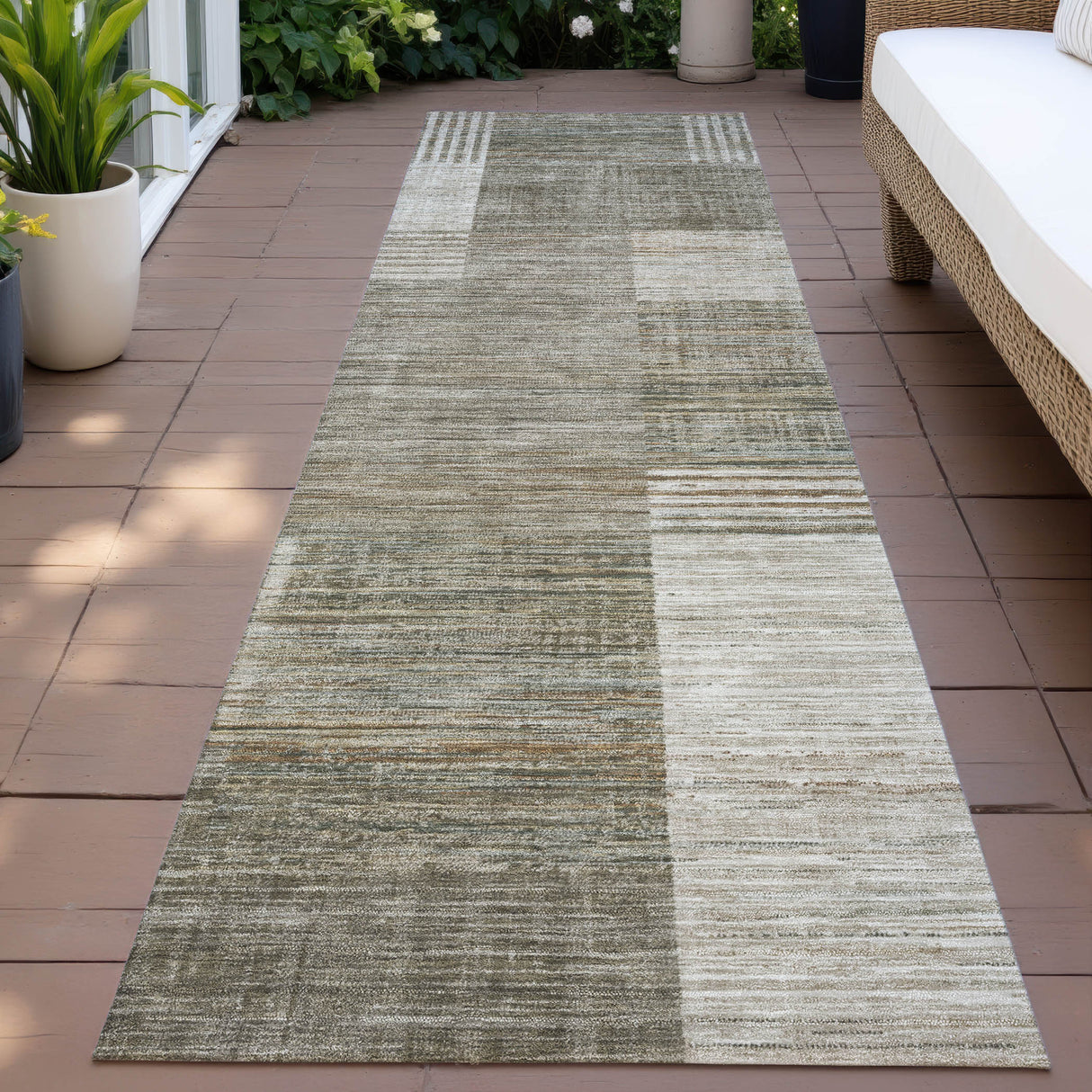 Addison Chantille ACN2149 Geometric Machine Made Transitional Pewter Rug