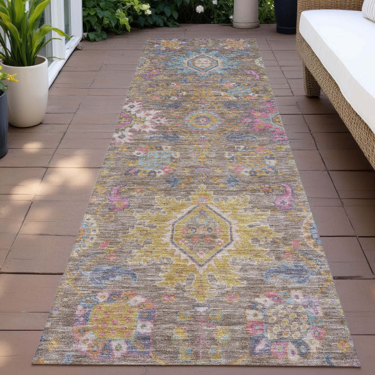 Addison Chantille ACN2151 Medallions Machine Made Traditional Mocha Rug