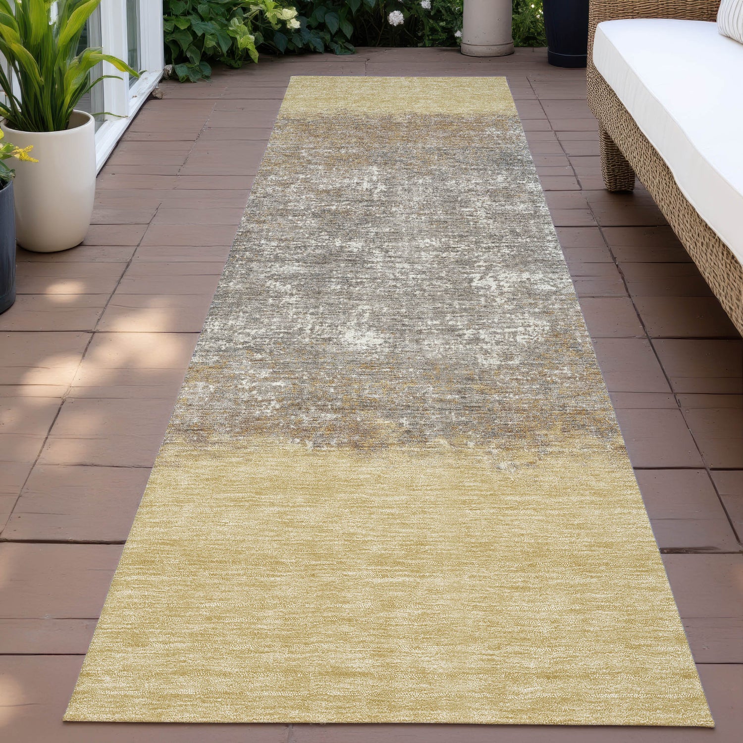 Addison Chantille ACN2214 Stripes Machine Made Transitional Gold Rug