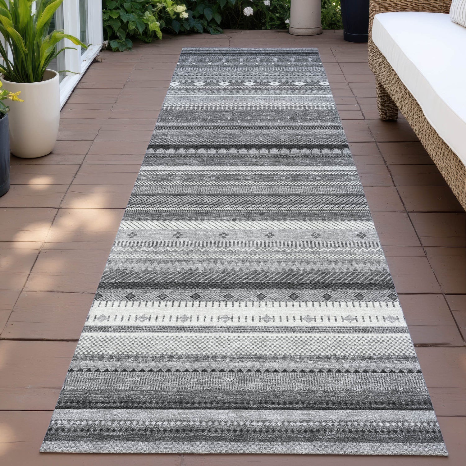 Addison Chantille ACN2218 Stripes Machine Made Transitional Gray Rug