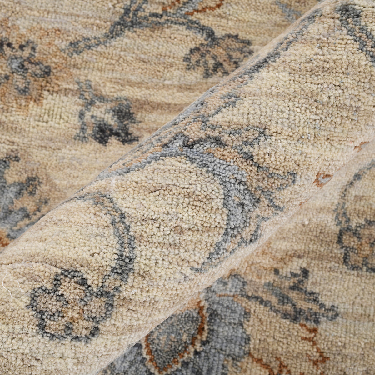 Amer Aurai ARA-22 Ivory area rug - color swatch view