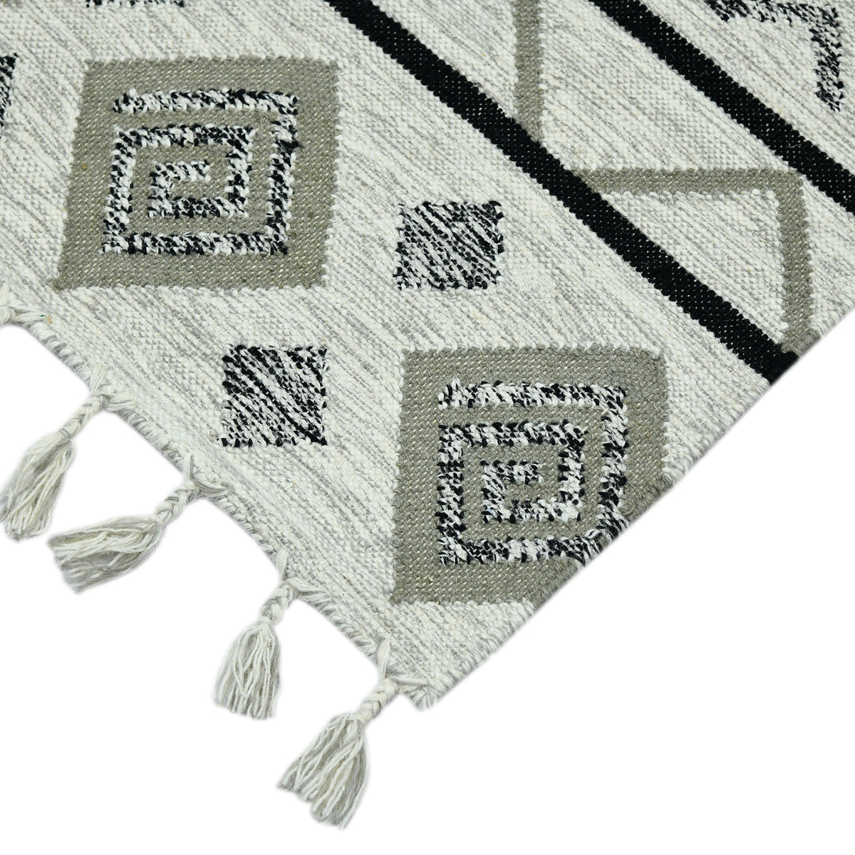 Amer Artifacts ARI-4 Ivory area rug - corner view