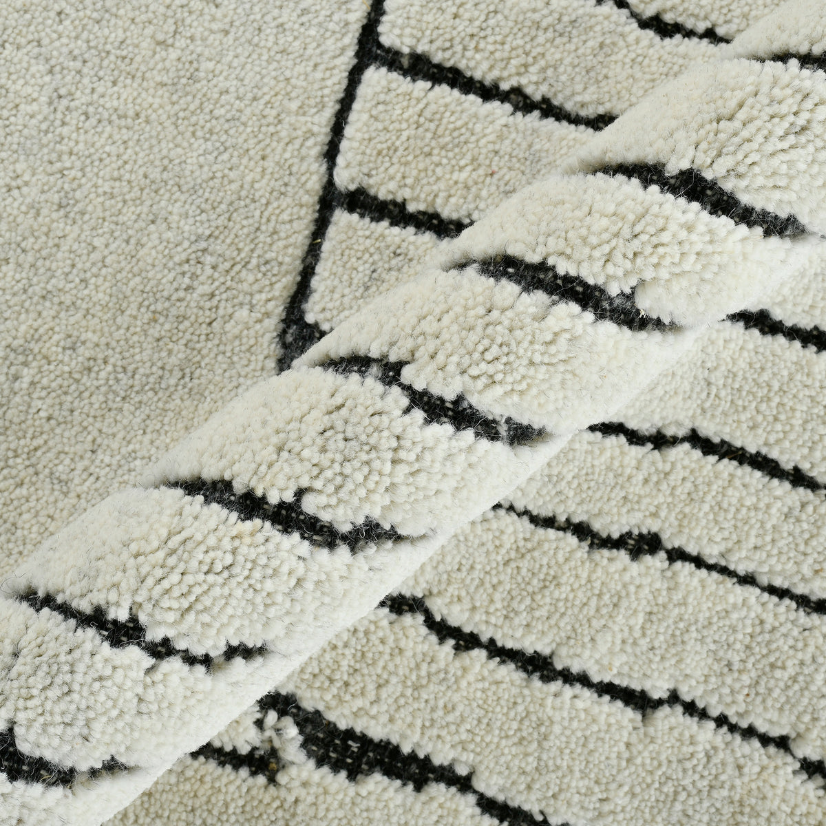 Amer Arlington ARL-3 Ivory area rug - color swatch view