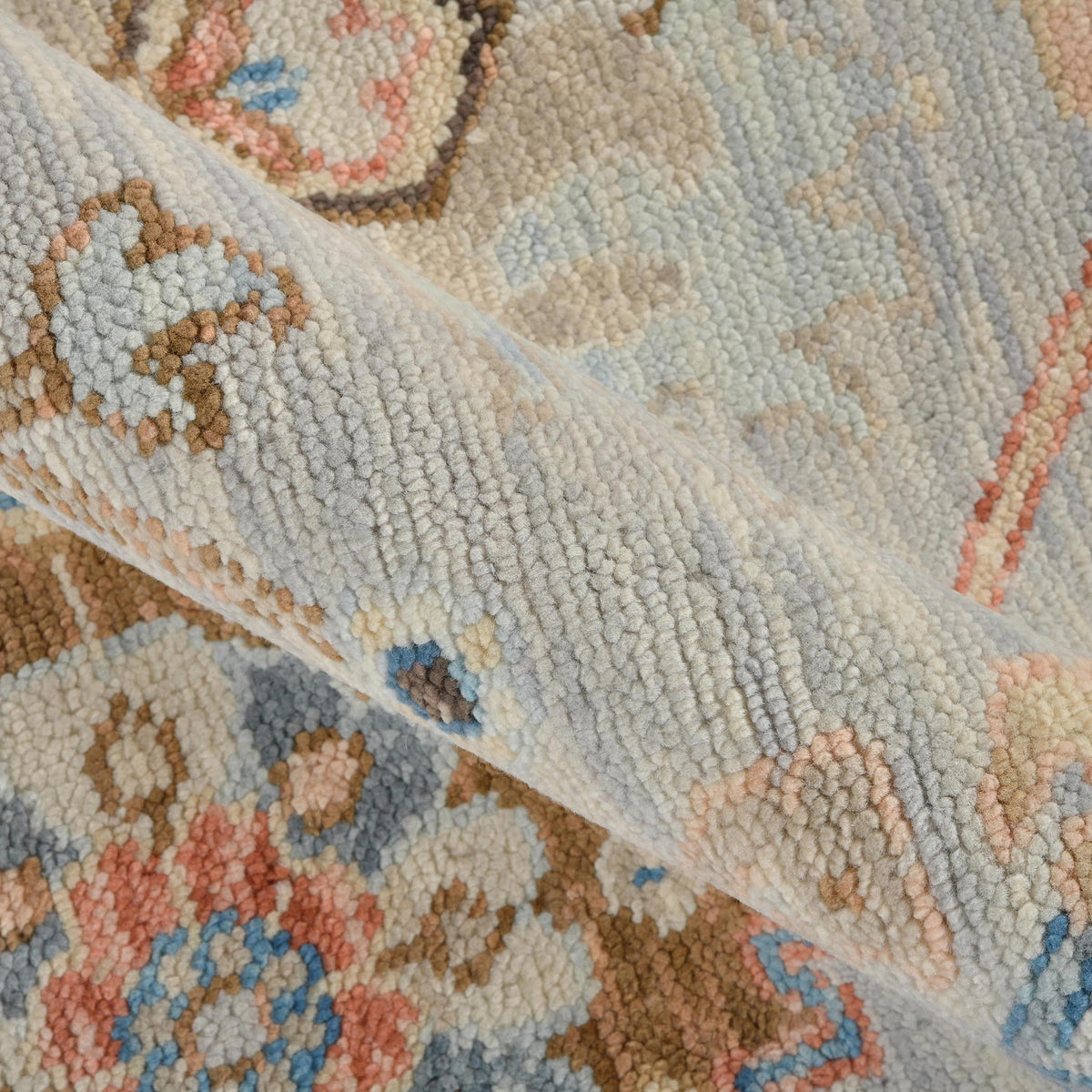 Amer Blu BLU-57 Ivory / Gray area rug - color swatch view