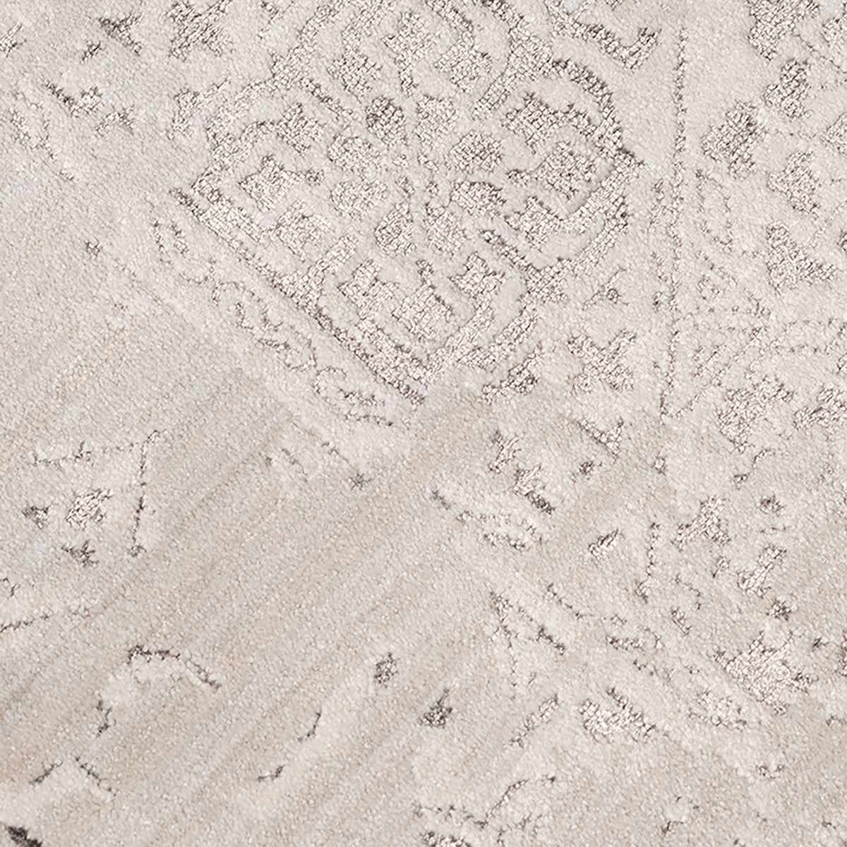 Amer Cambridge CAM-33 Platinum area rug - close-up view