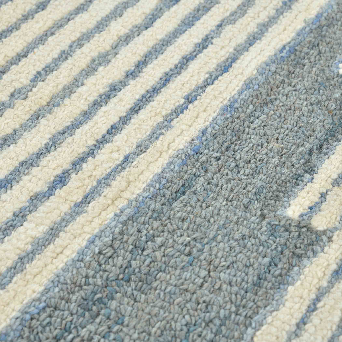 Amer Chicago CHI-3 Blue area rug - close-up view