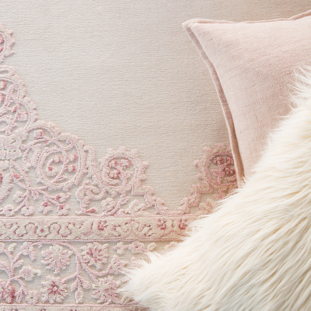 Jaipur Fables Malo Fb123 Bright White / Parfait Pink Rugs