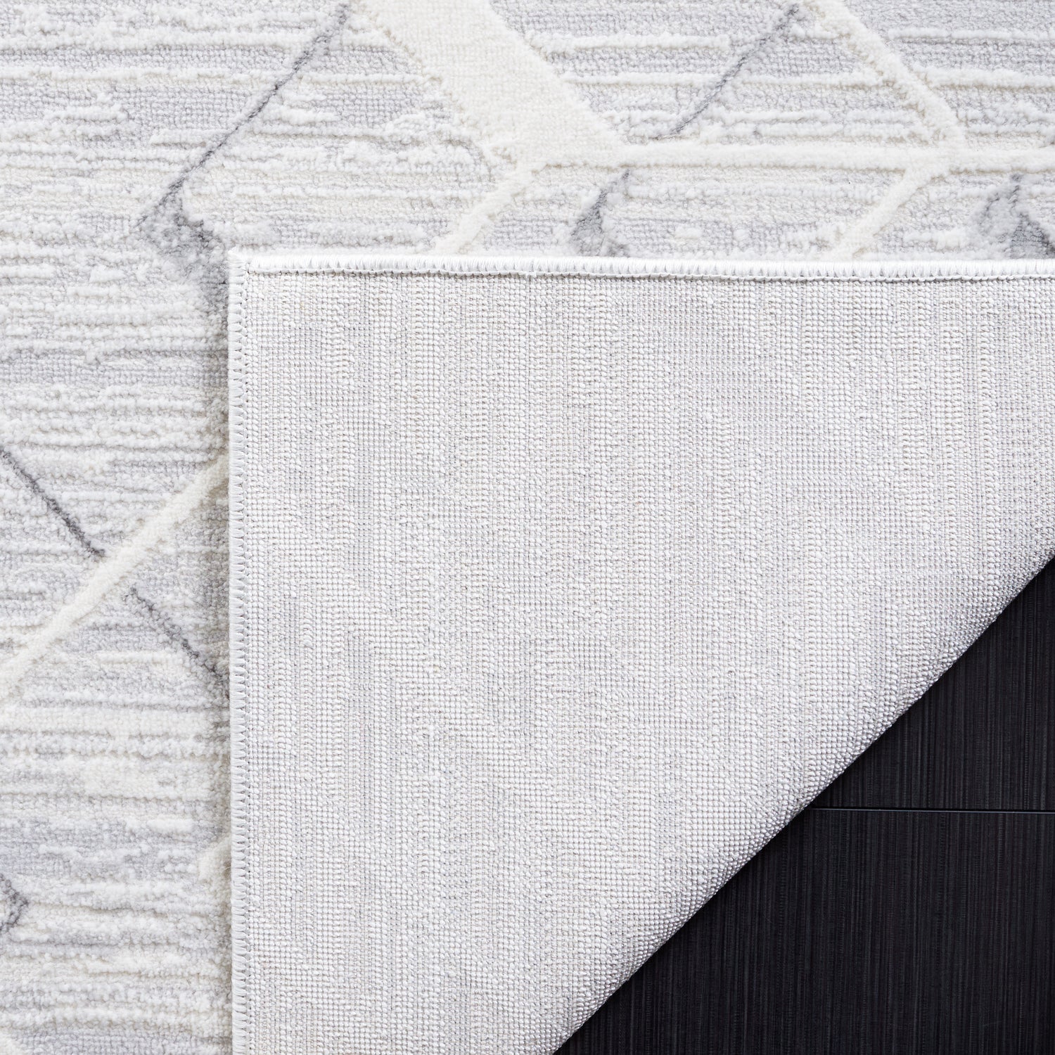 Safavieh Hanna Han105A Ivory/Light Grey Rug.