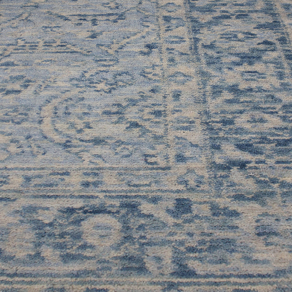 Amer Inara INA-7 Aqua area rug - close-up view