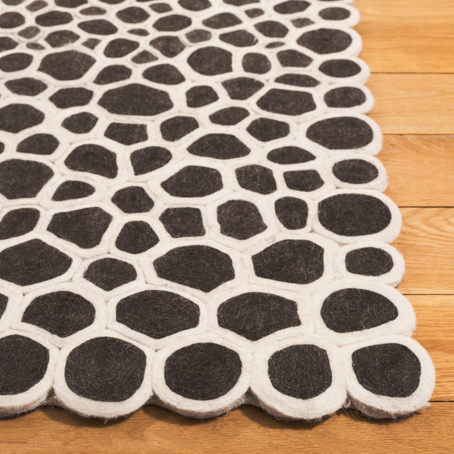 Safavieh Manhattan Man475H Charcoal/Ivory Rug.