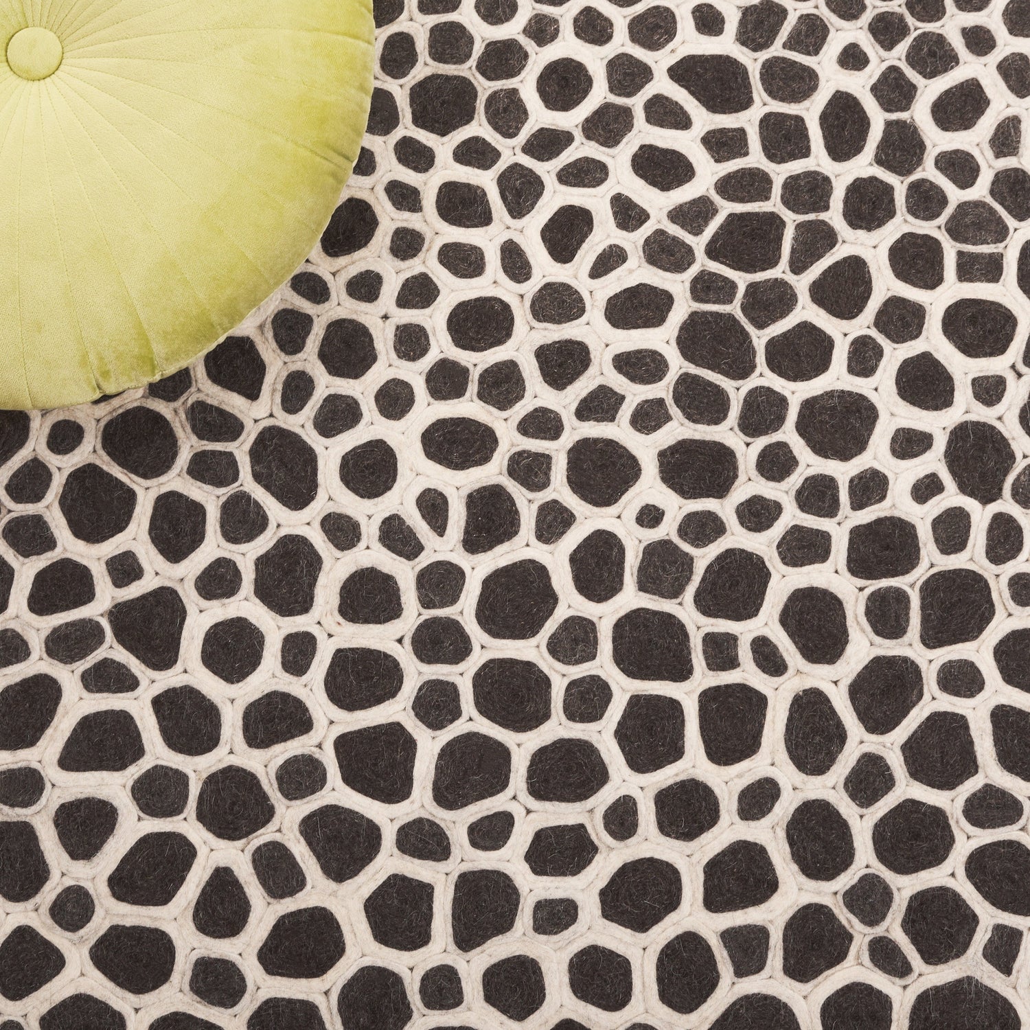 Safavieh Manhattan Man475H Charcoal/Ivory Rug.