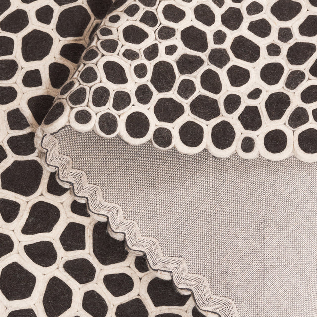 Safavieh Manhattan Man475H Charcoal/Ivory Rug.