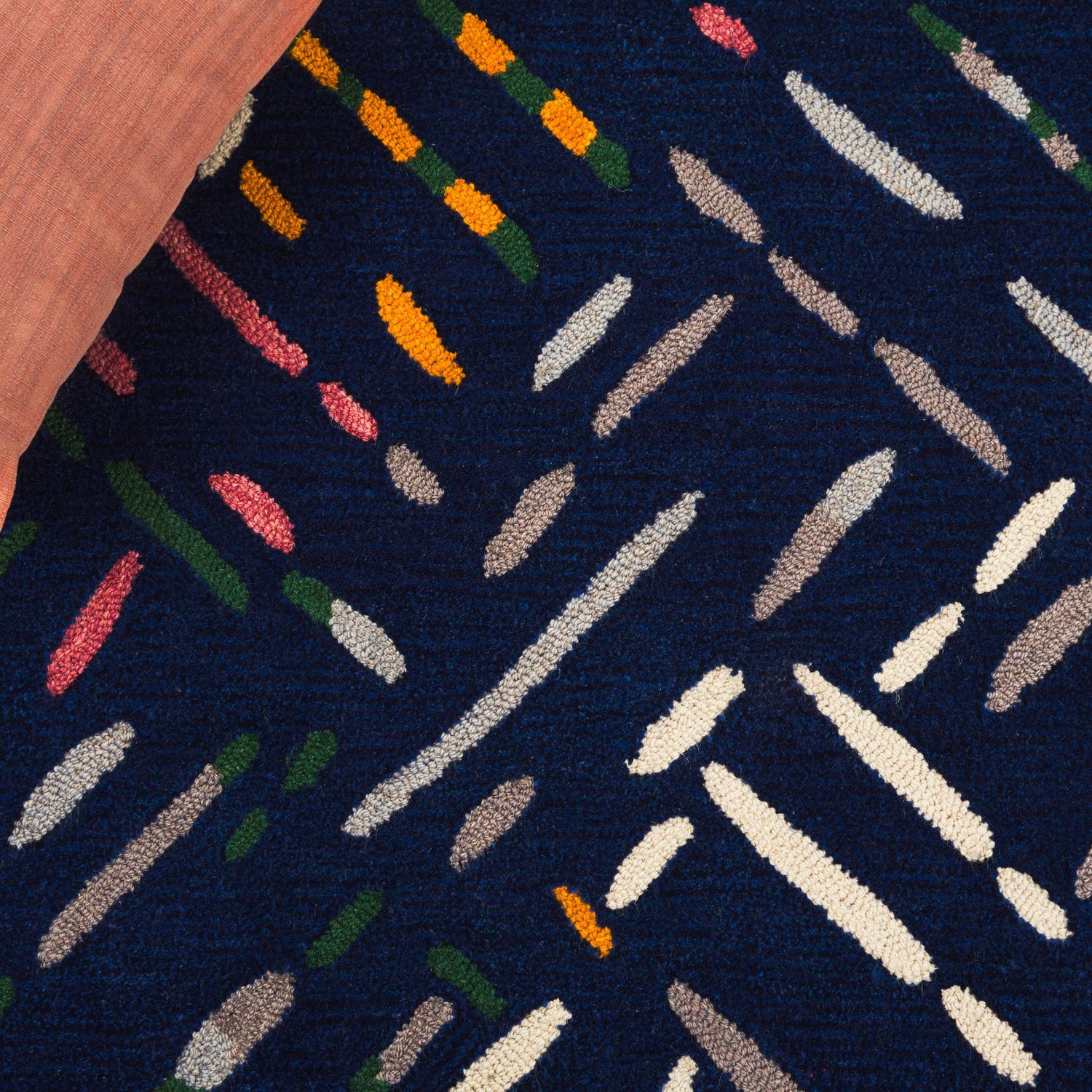Safavieh Metro Met252N Navy/Pink Rug.