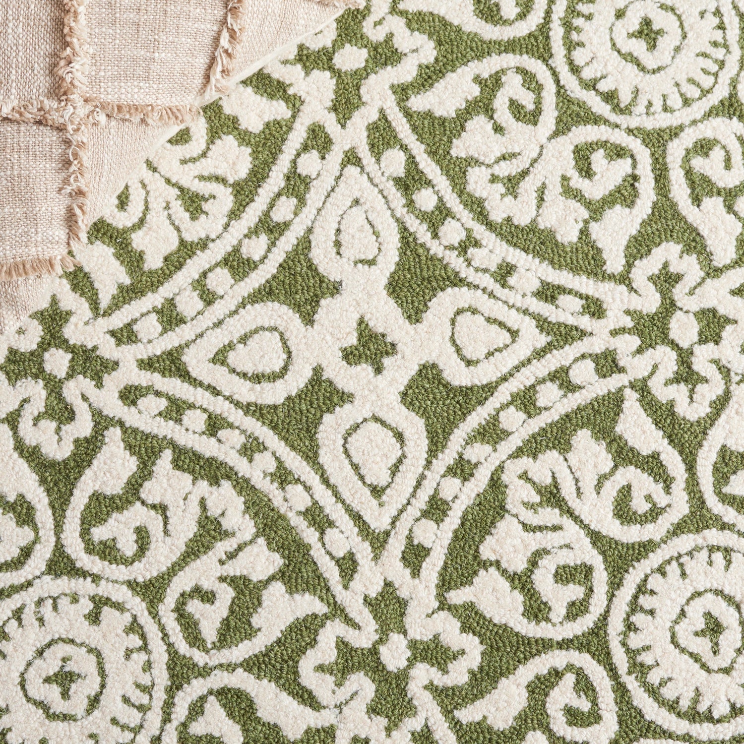 Safavieh Metro Met256Y Green/Ivory Rug.