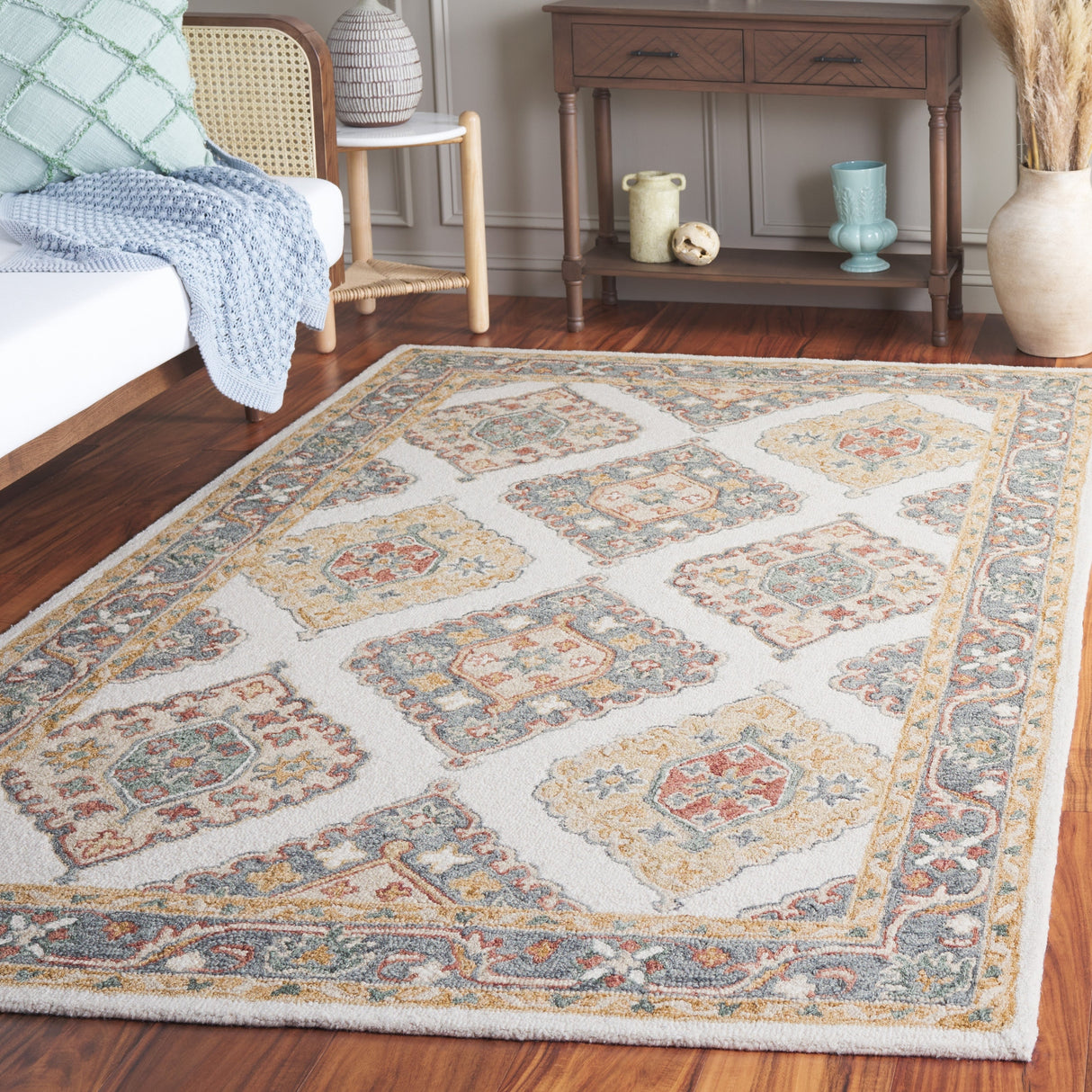 Safavieh Metro Met378A Ivory/Grey Rug.