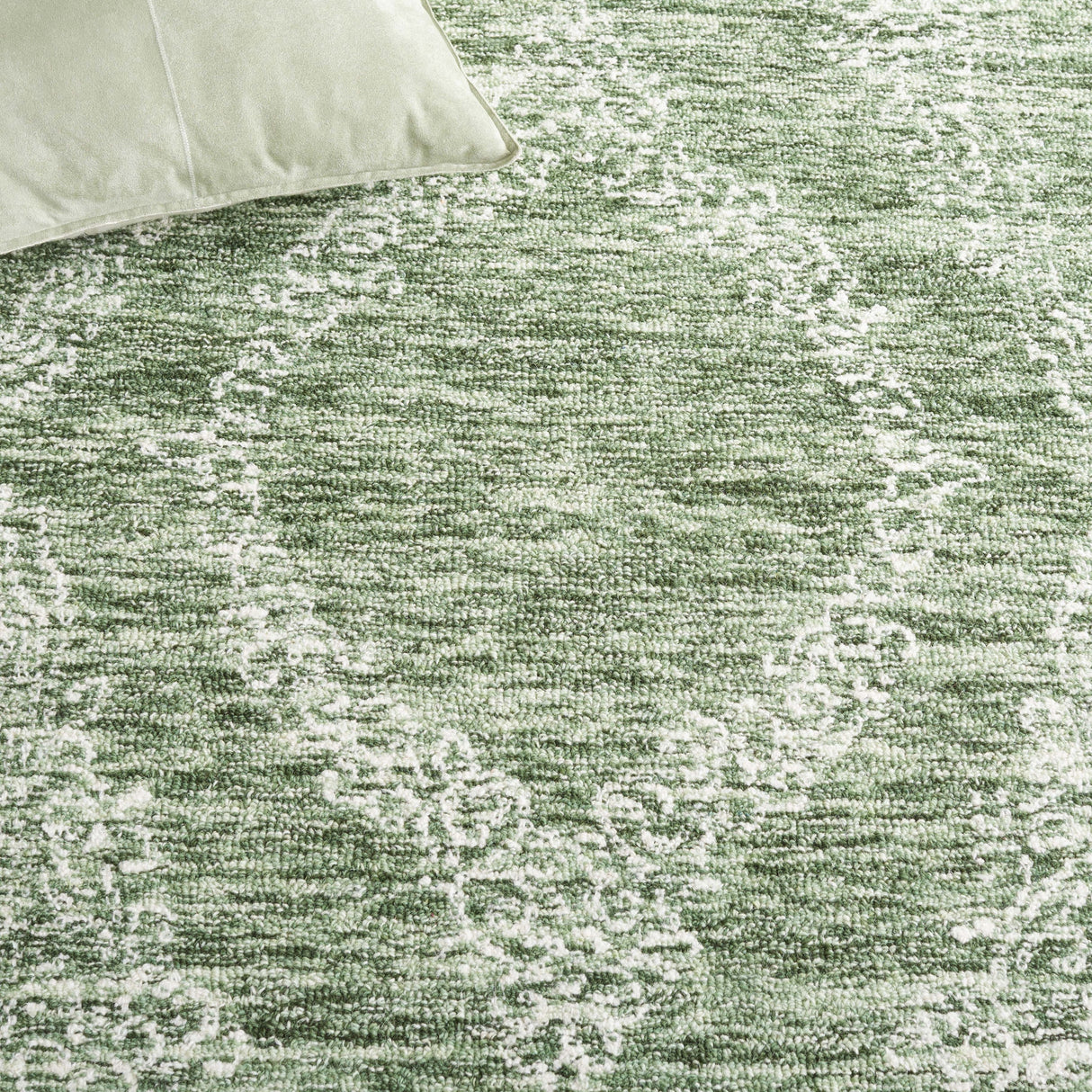 Safavieh Metro Met575Y Green/Ivory Rug.