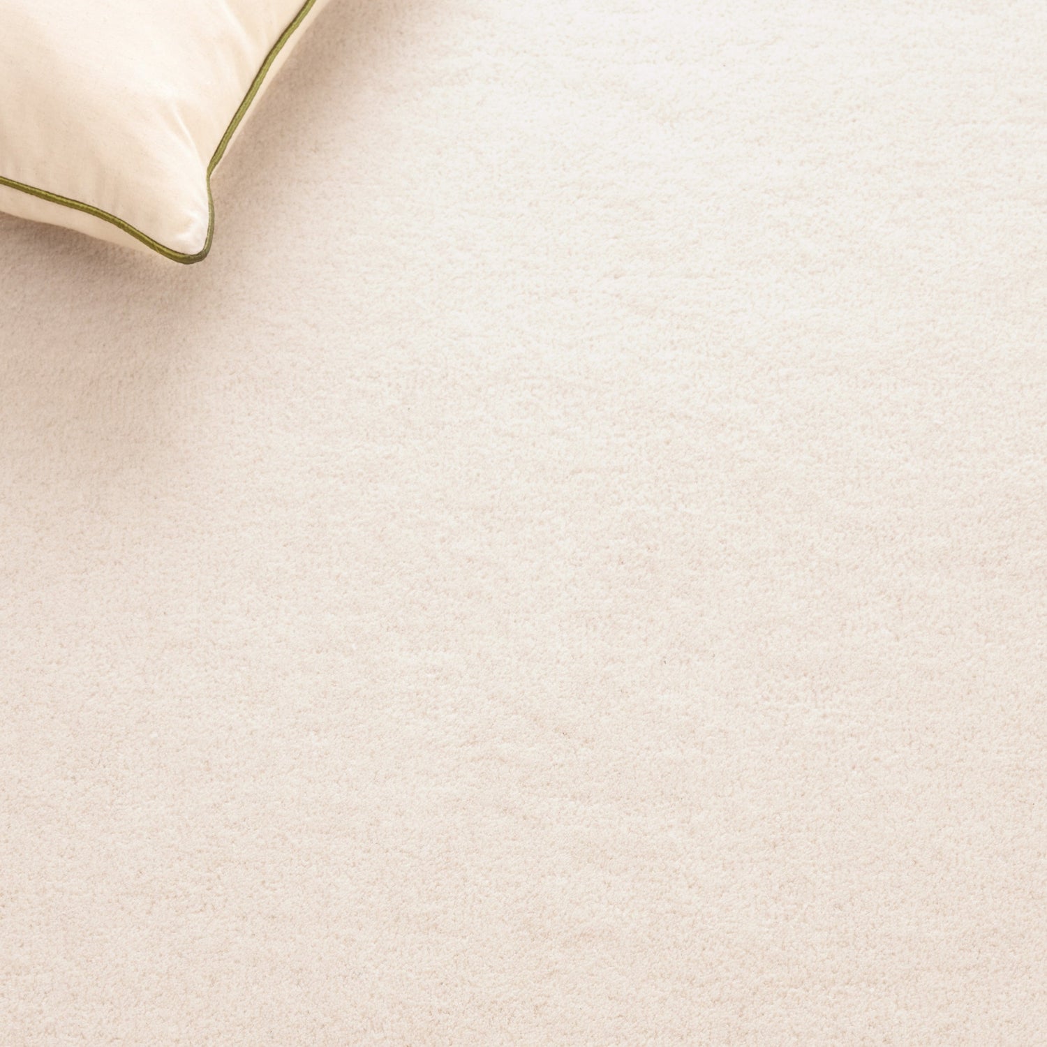 Safavieh Metro Met913A Ivory Rug.