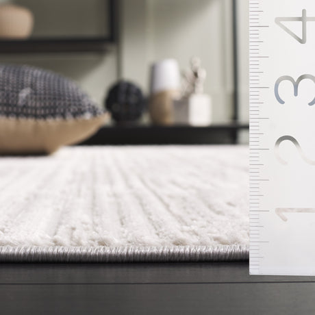 Safavieh Mila Mil220A Ivory/Light Grey Rug.